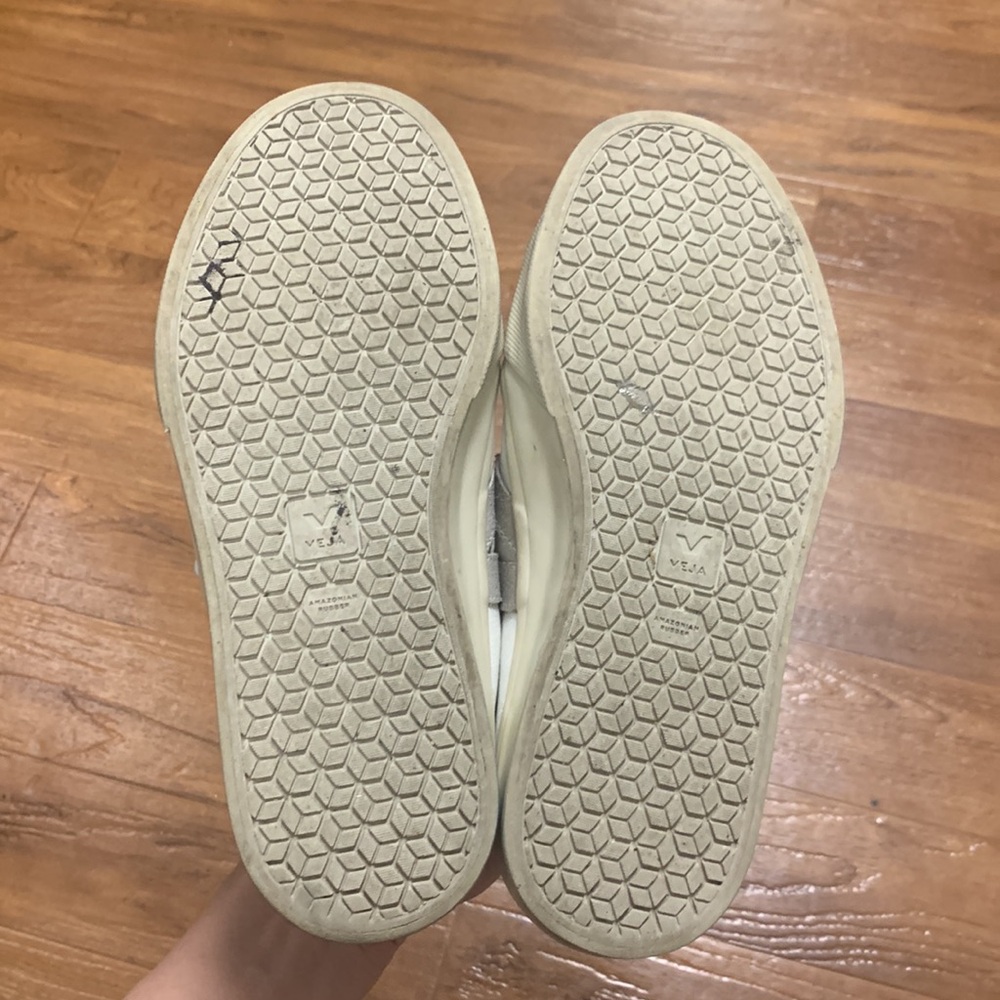 Veja Sneakers shoes - Picture 9 of 10